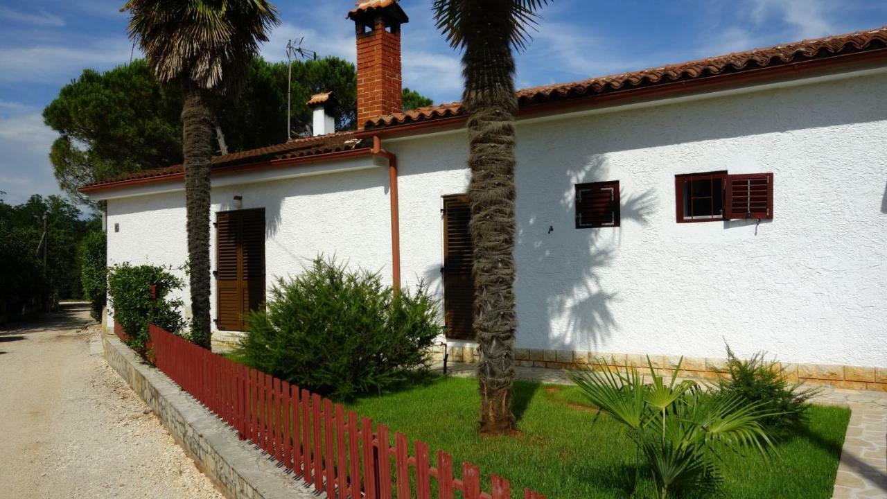Stancija Vergotini Apartment Porec Exterior photo